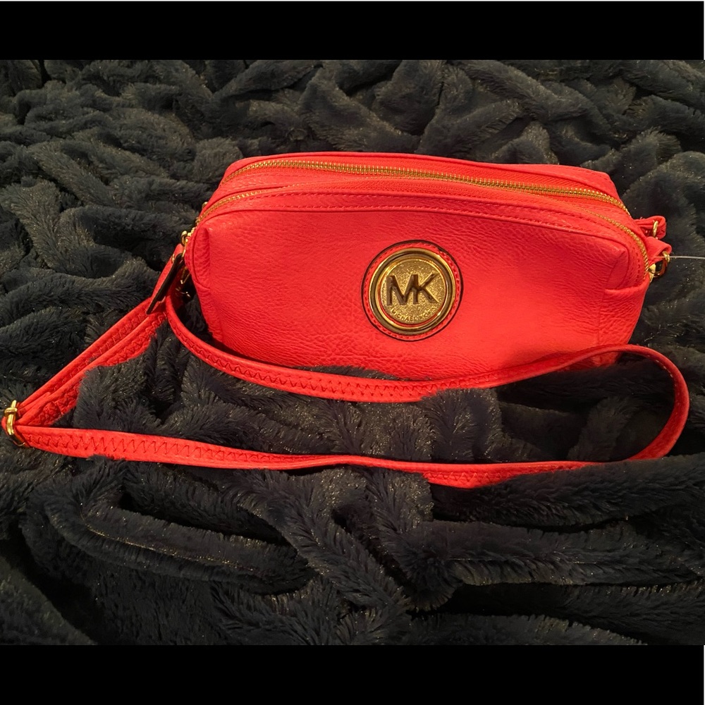Michael Kors fuchsia/hot pink cross body handbag- double zipper compartment EUC